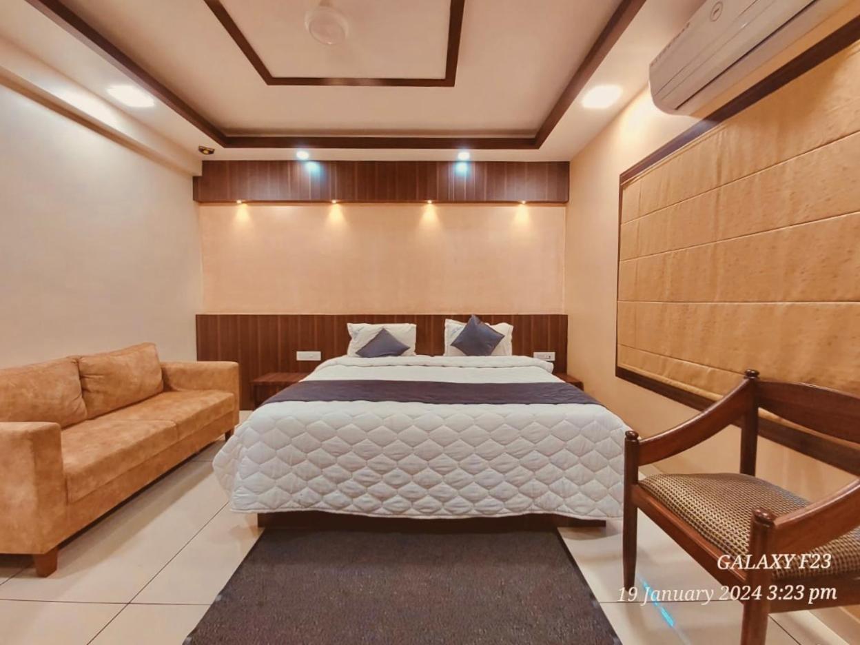 Hotel Royal Wings Elūr Esterno foto